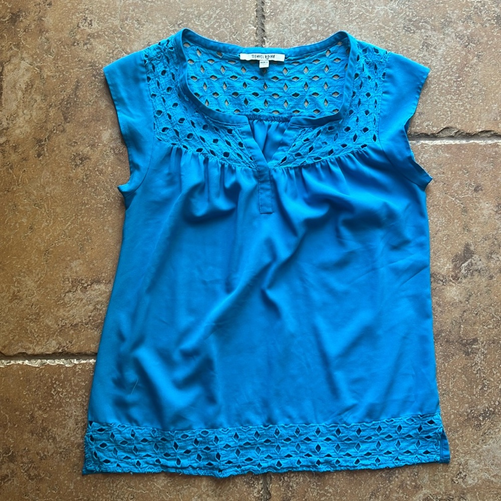 Women’s S blue cap sleeve top, Daniel Rainn